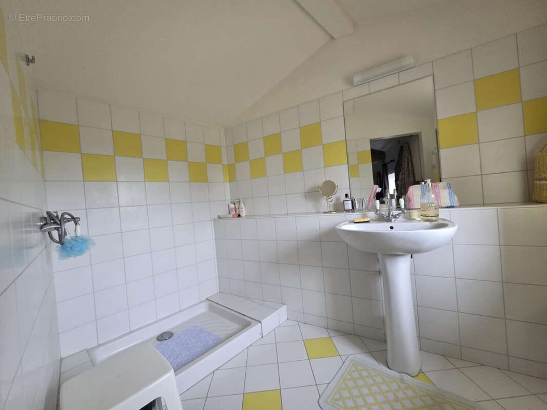 Maison à SAIL-LES-BAINS