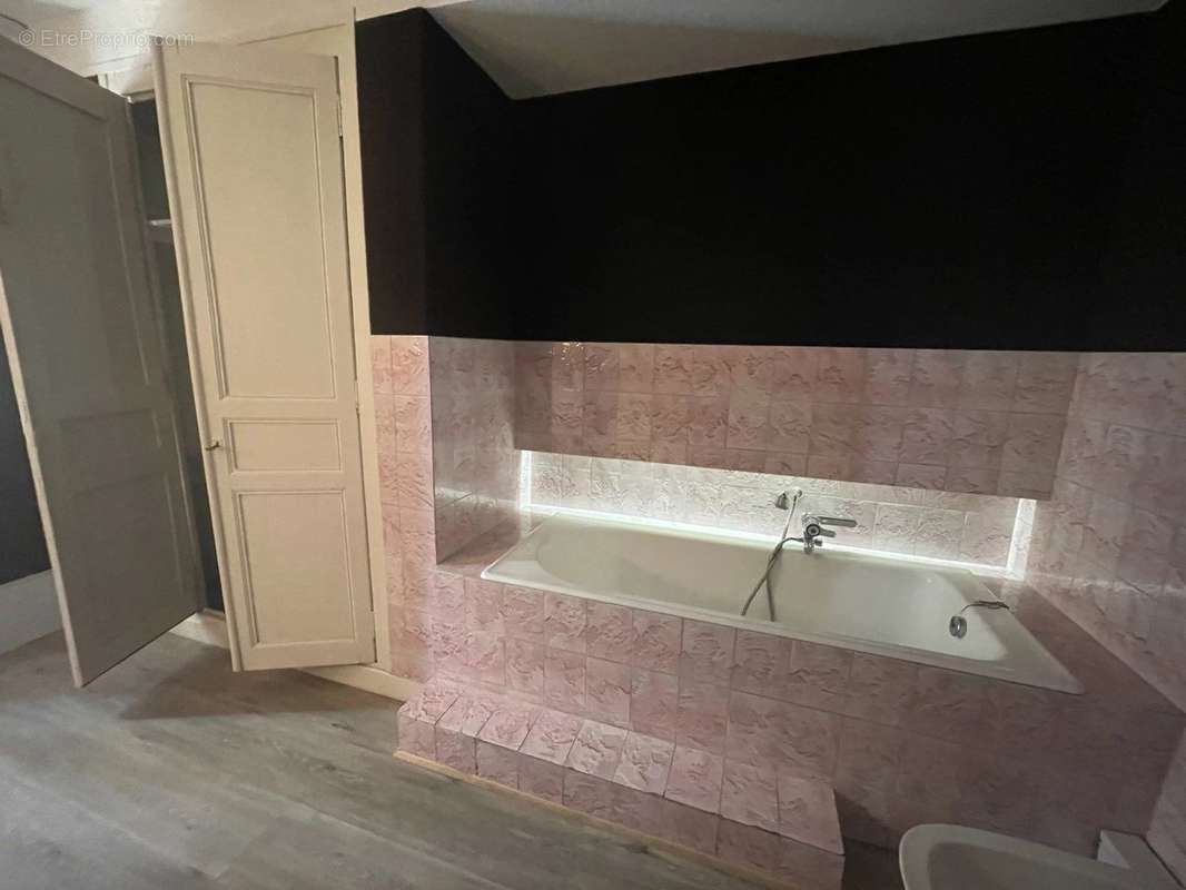 Maison à VIC-FEZENSAC