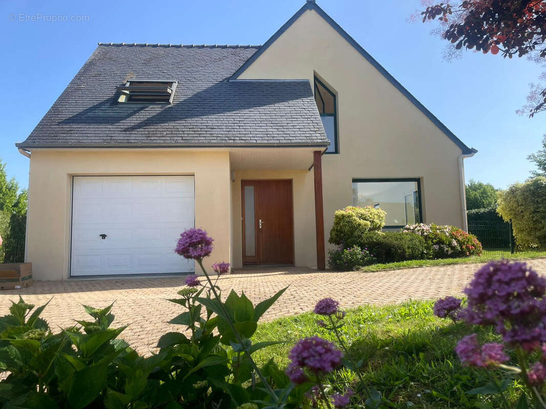 Maison à NOYAL-PONTIVY