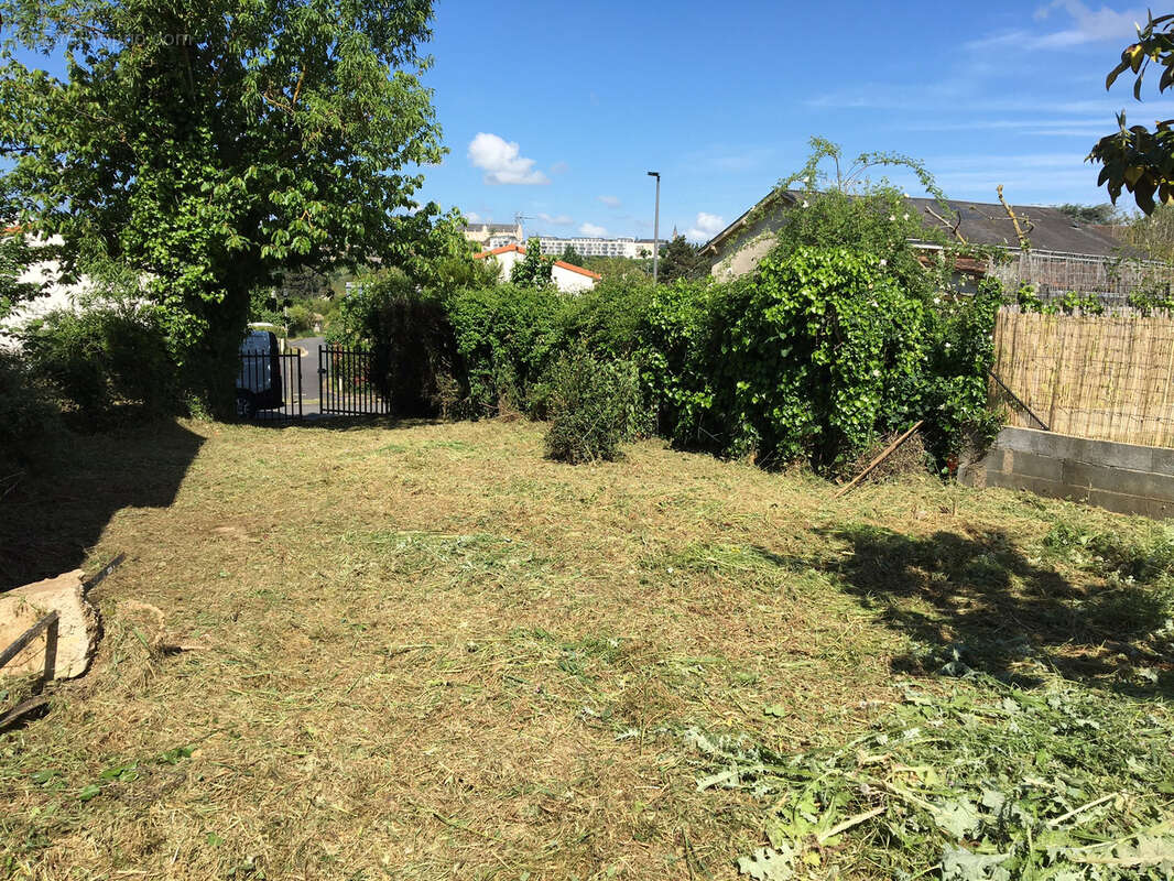 Poitiers maison à rénover entièrement 58 m2 environ, terrain de 385 m2 environ, extension possible - photo 4