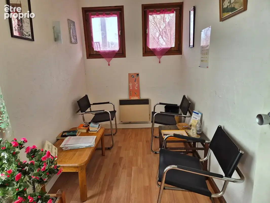 Saint Jean de Luz, local 37m² avec parking - photo 3