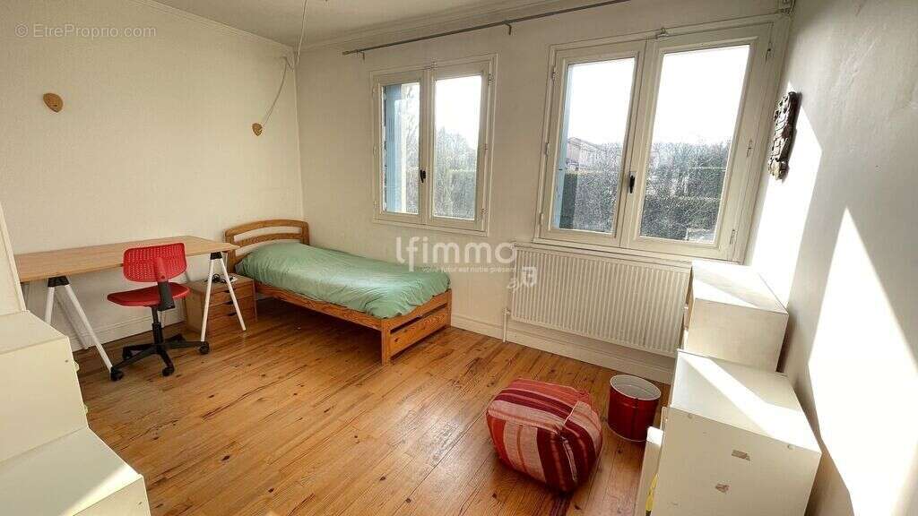 Maison à SAINT-GENIS-LAVAL