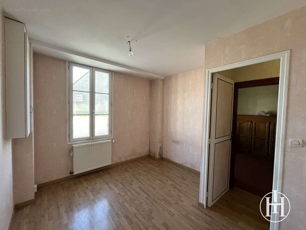 Maison à OUROUER-LES-BOURDELINS