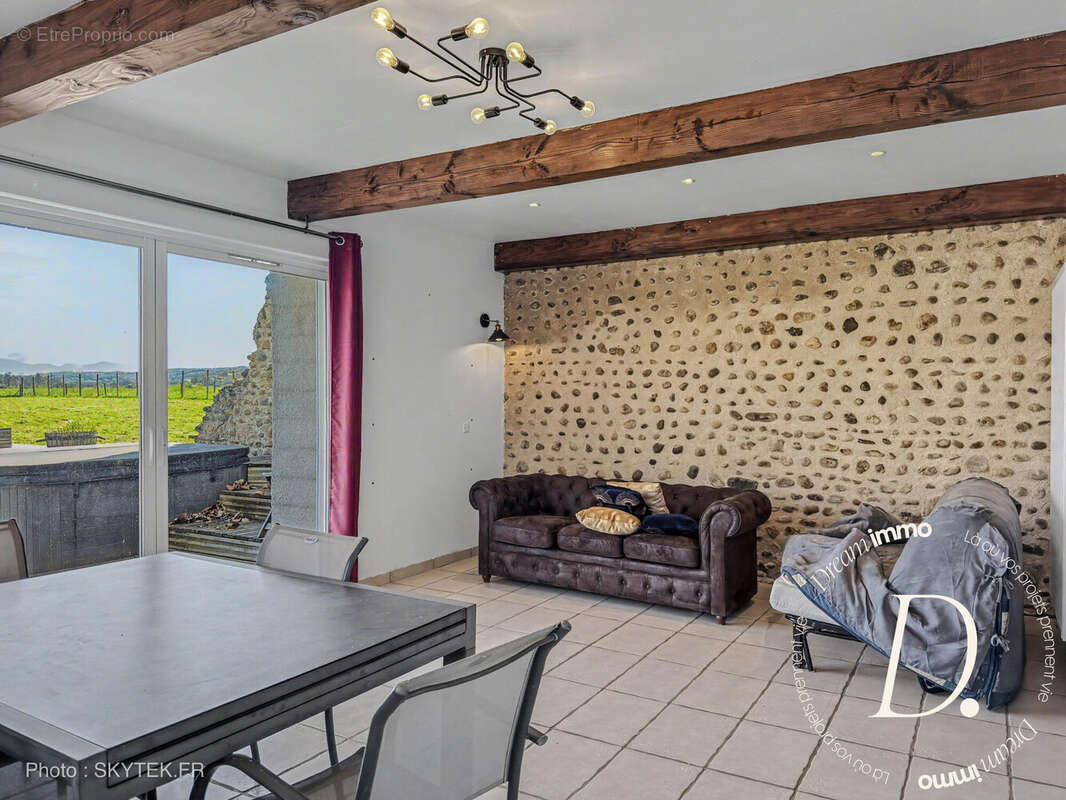 Maison à TRIE-SUR-BAISE