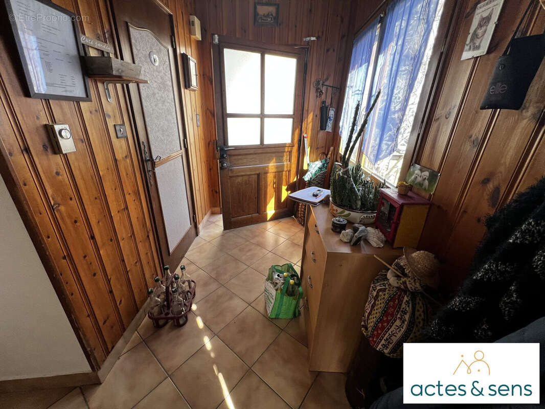 Maison à SAINT-JULIEN-MONT-DENIS