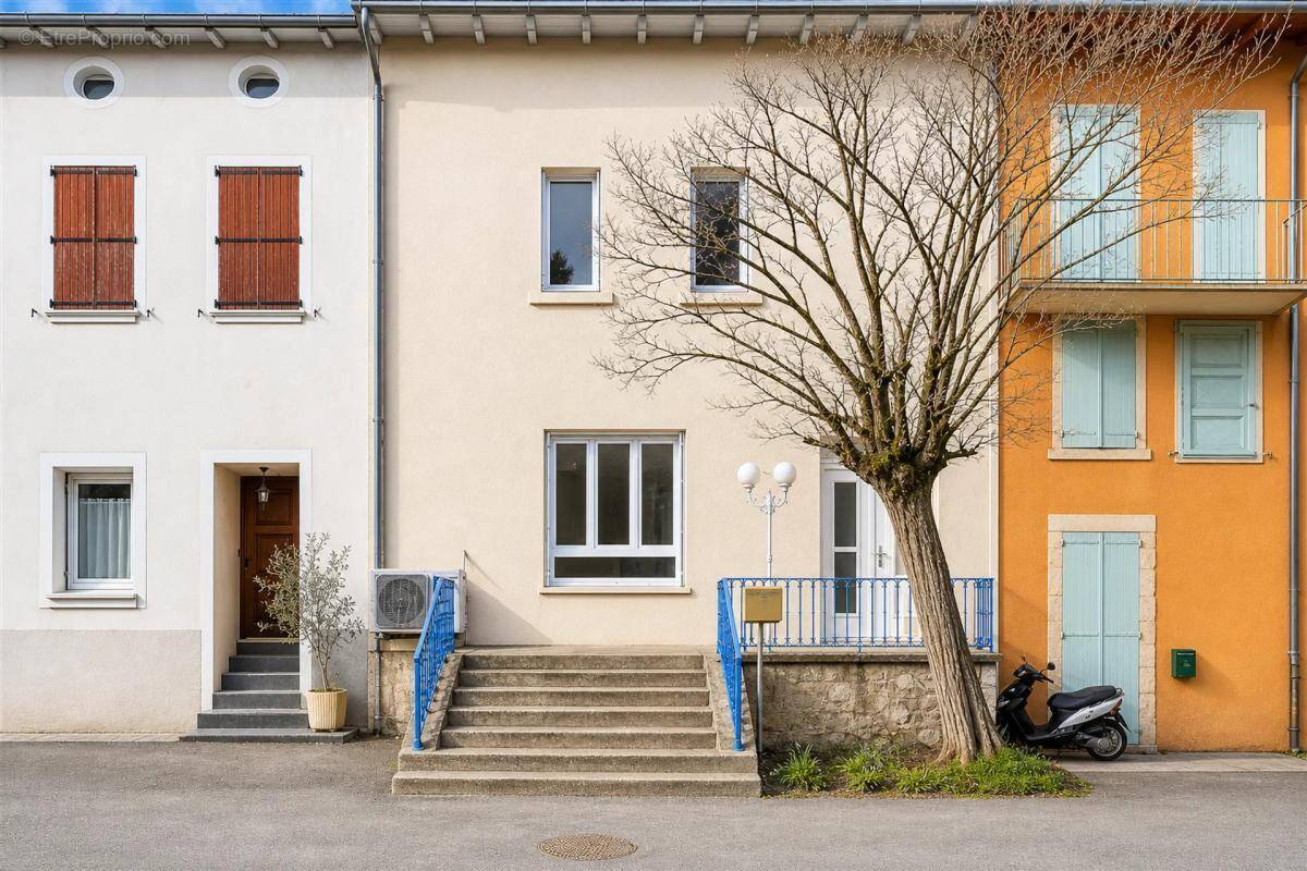 Maison à MONTBAZENS