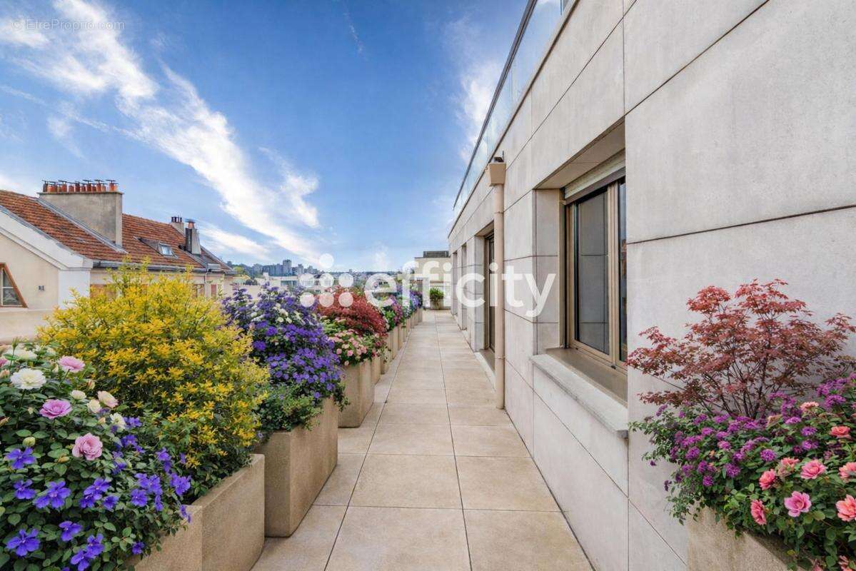 Appartement à LEVALLOIS-PERRET