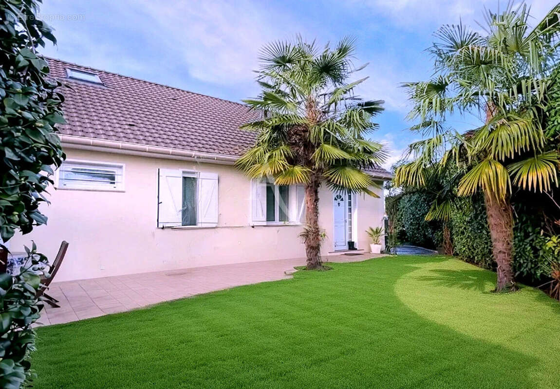 Maison à OZOIR-LA-FERRIERE