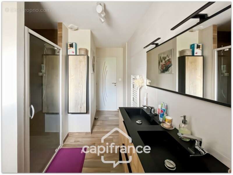 Maison à SAINTE-CECILE