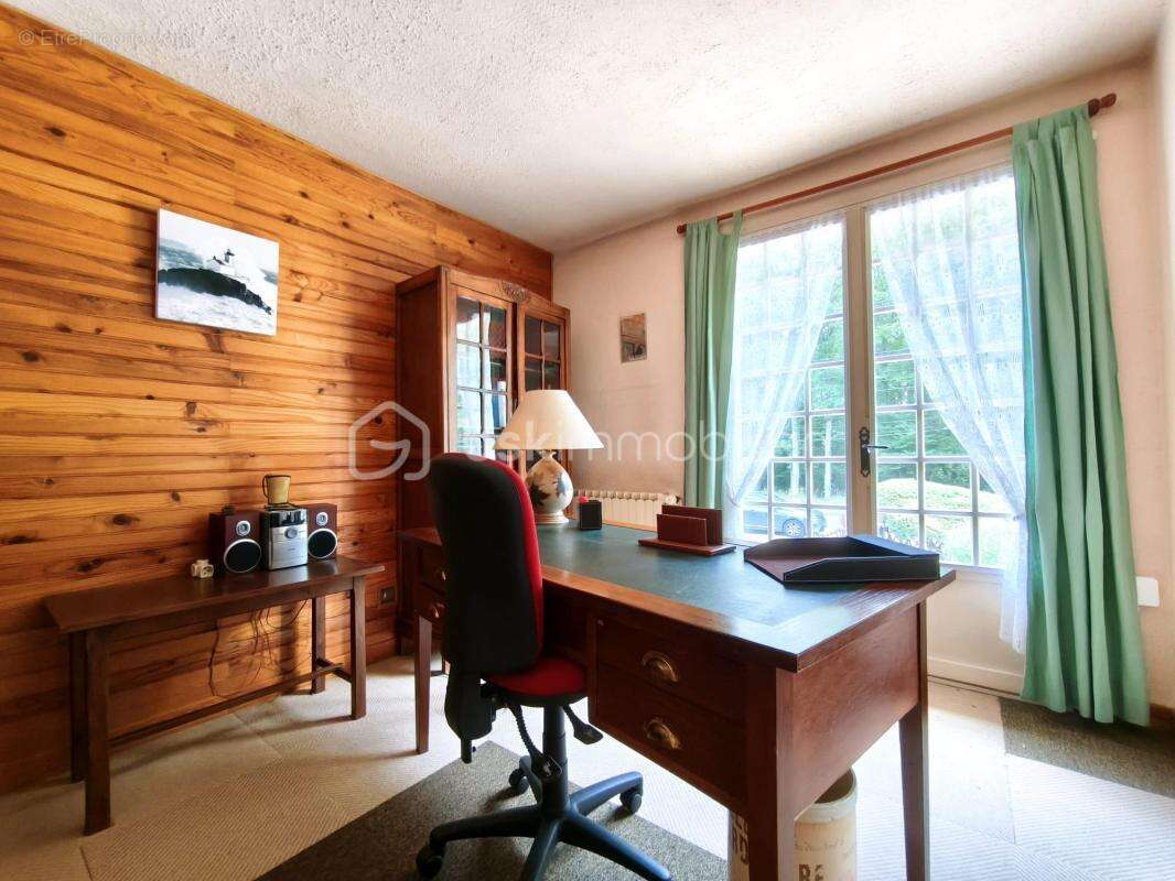 Maison familiale de 150 m² à rénover avec sous-sol complet - photo 9