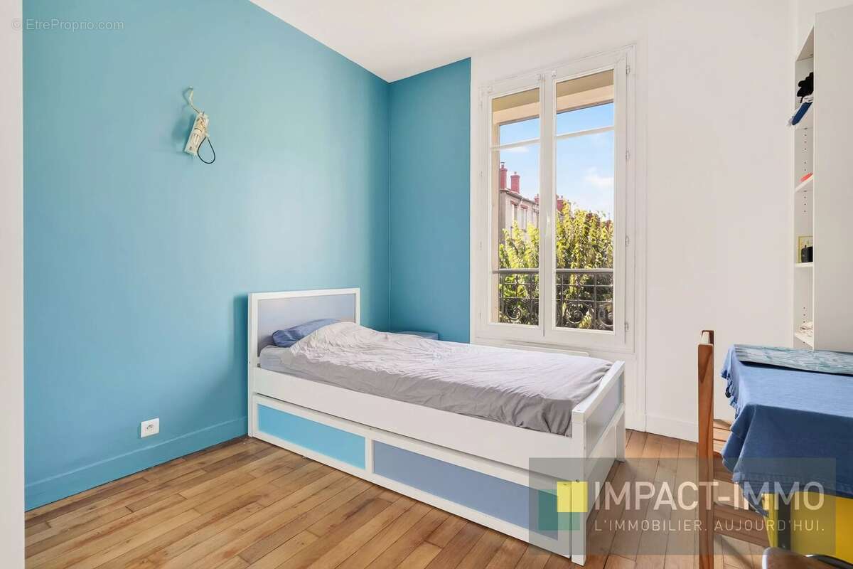 Appartement à COURBEVOIE