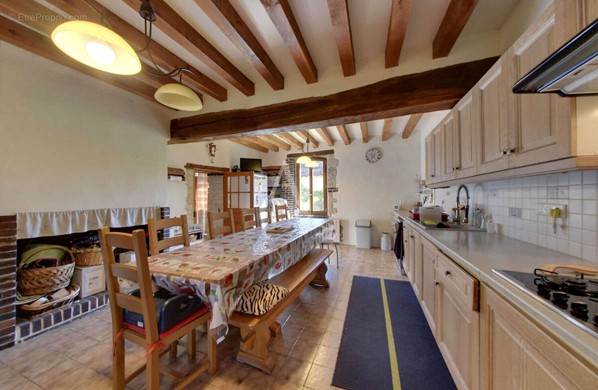 Maison à POILLY-SUR-THOLON