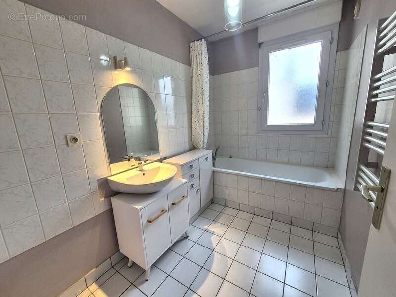 Appartement T3, cave et une place parking - photo 7