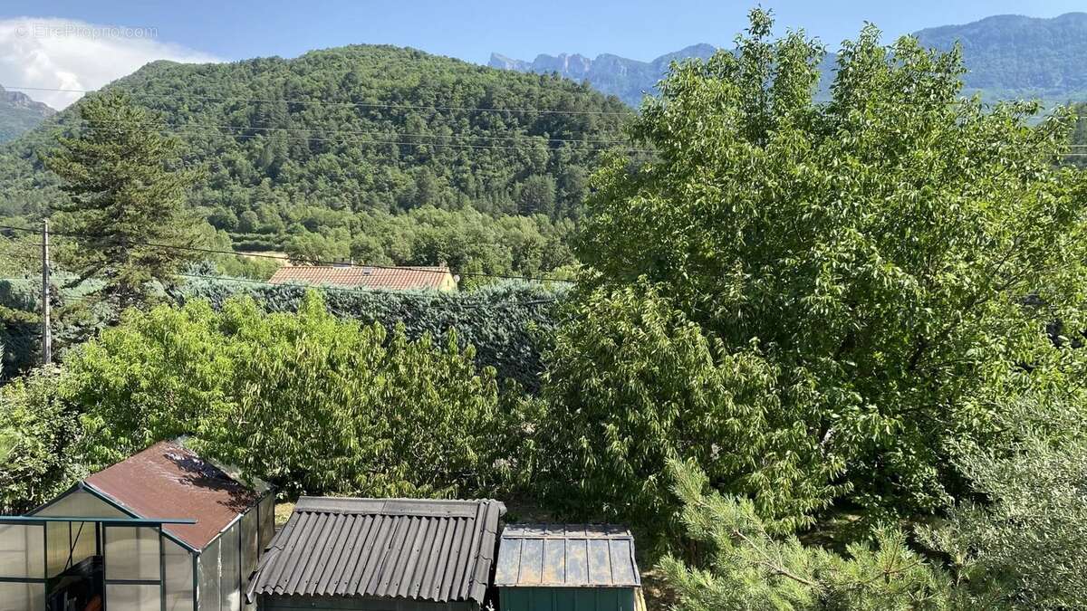 Villa quatre chambres, jardin, garage sur terrain de 612m² - photo 3
