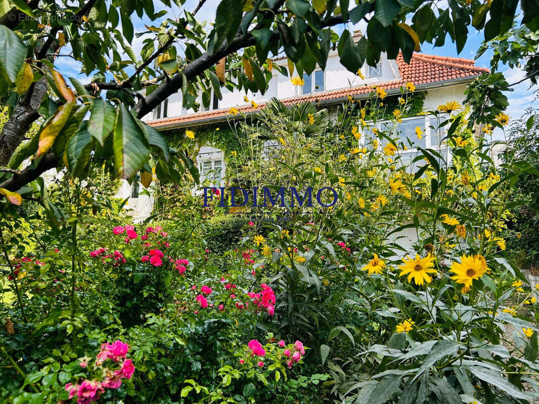 Maison à CHENNEVIERES-SUR-MARNE