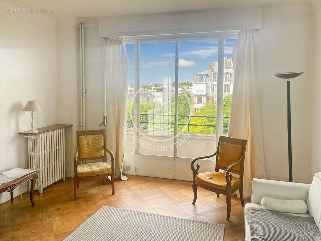 Appartement à PARIS-16E