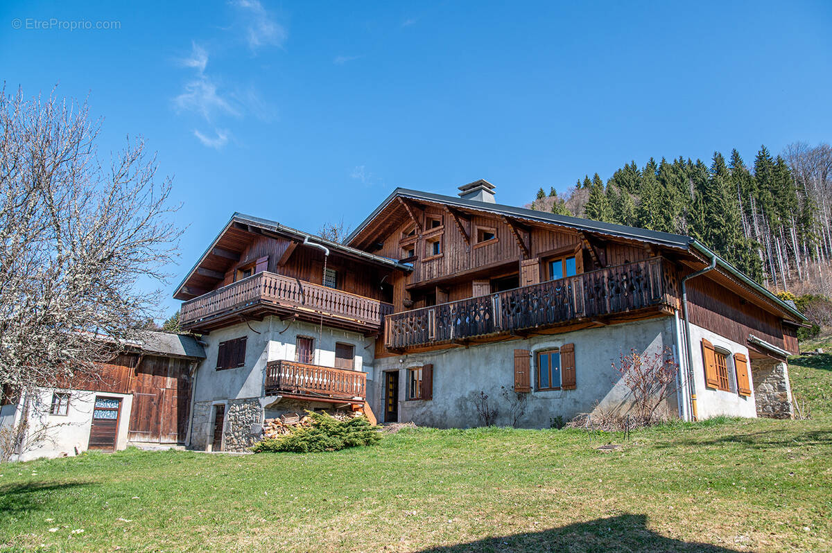 Maison à ARACHES-LA-FRASSE