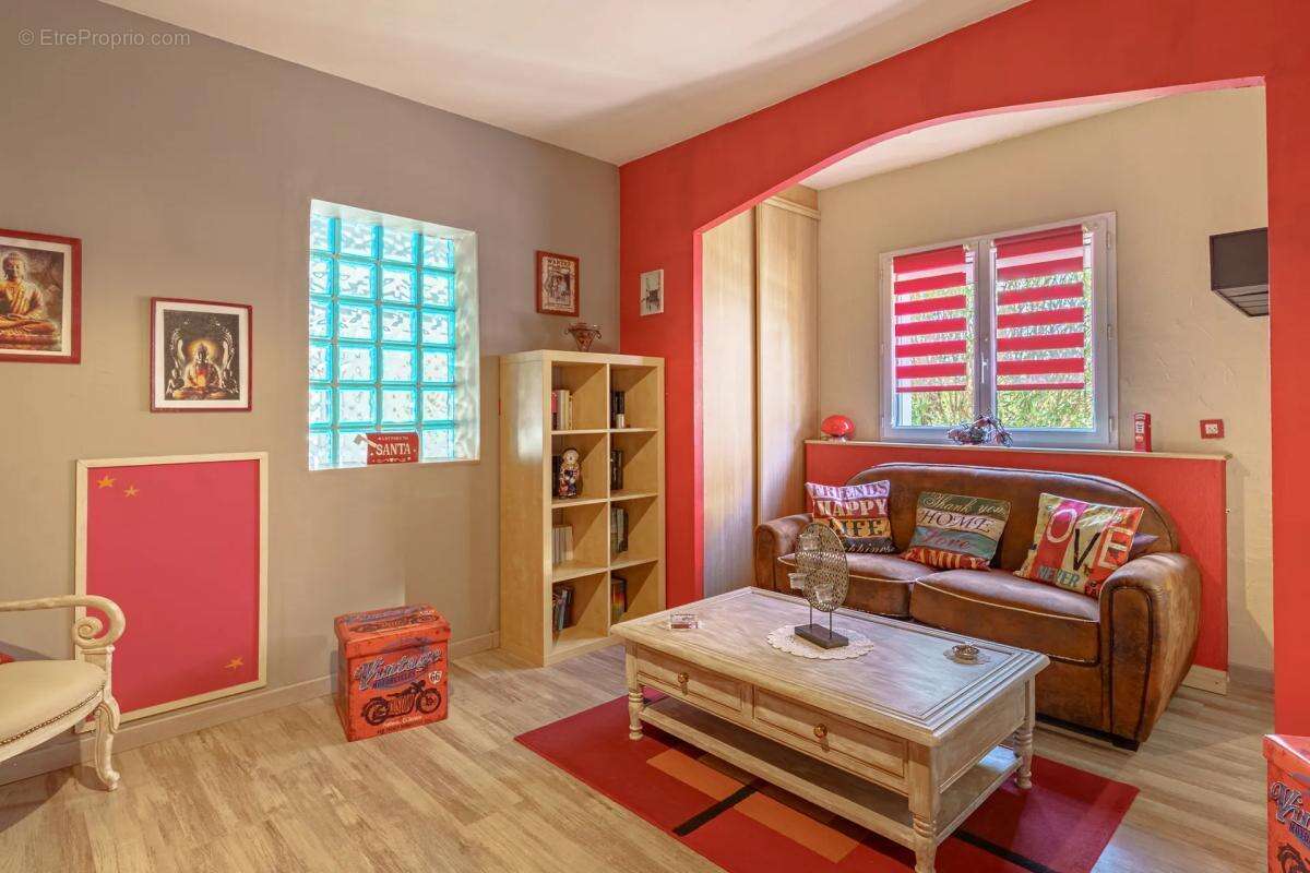 Maison à PELISSANNE