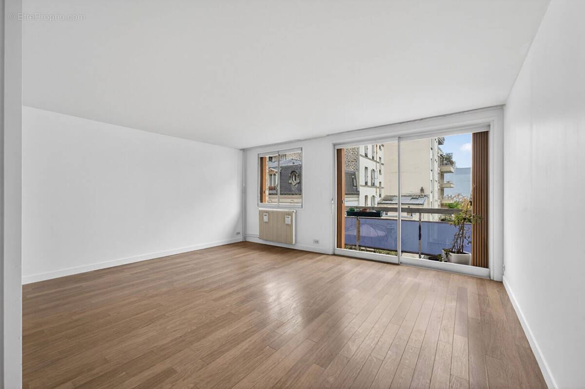 Appartement à PARIS-15E