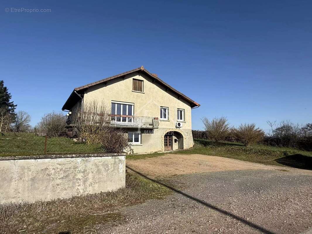 Maison à LAPEYROUSE