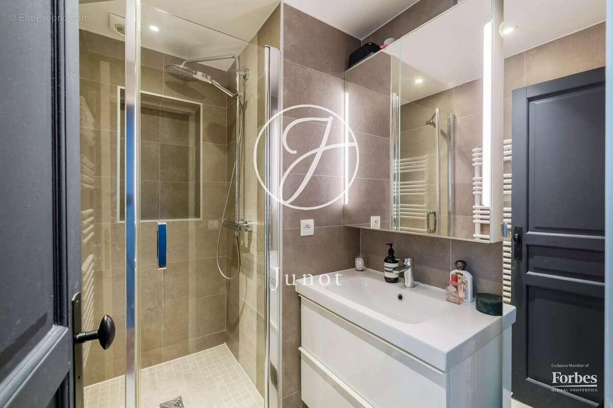Paris 9e - SAINT-GEORGES - Appartement - 117,68m² Carrez - 6 pièces - Charme de l'ancien - photo 18