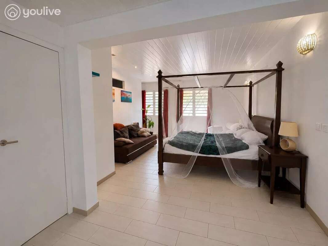 Proche CHU– Villa+ Bungalow 283 m²-piscine -Jardin- Fort-de-France - photo 8