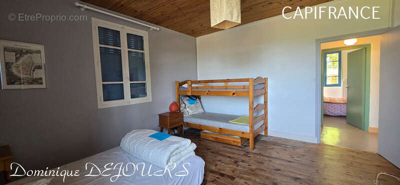 Maison à SAINT-SAUVEUR-DE-MONTAGUT