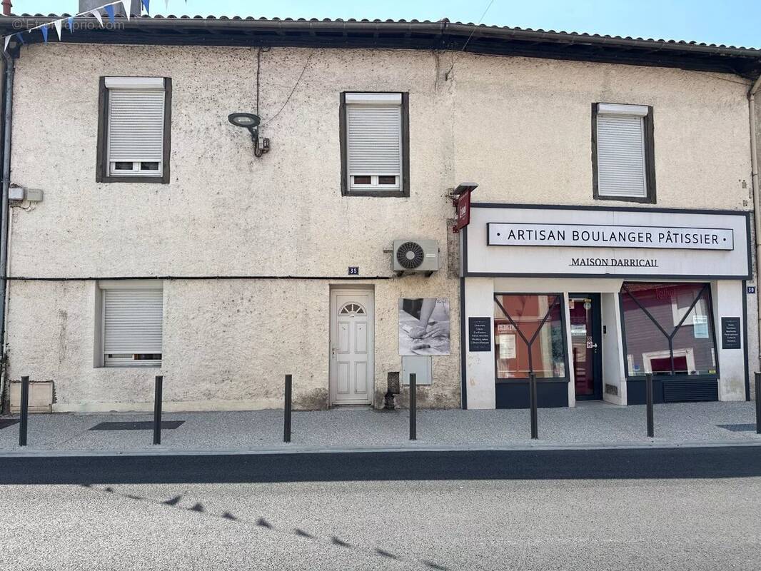 Commerce à RION-DES-LANDES