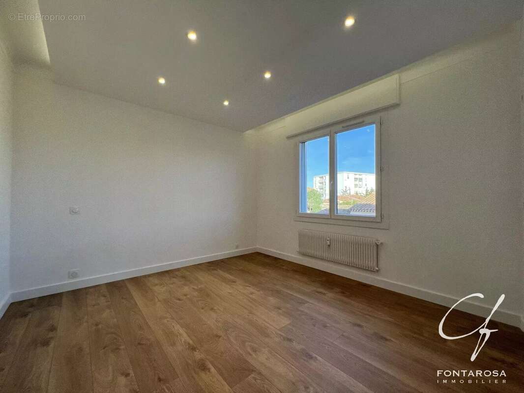 Appartement à FREJUS