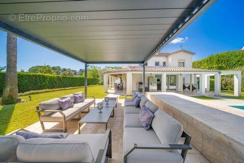 Maison à MOUGINS