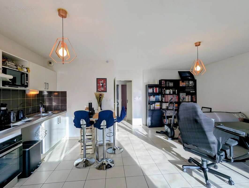 Appartement à BEAUZELLE