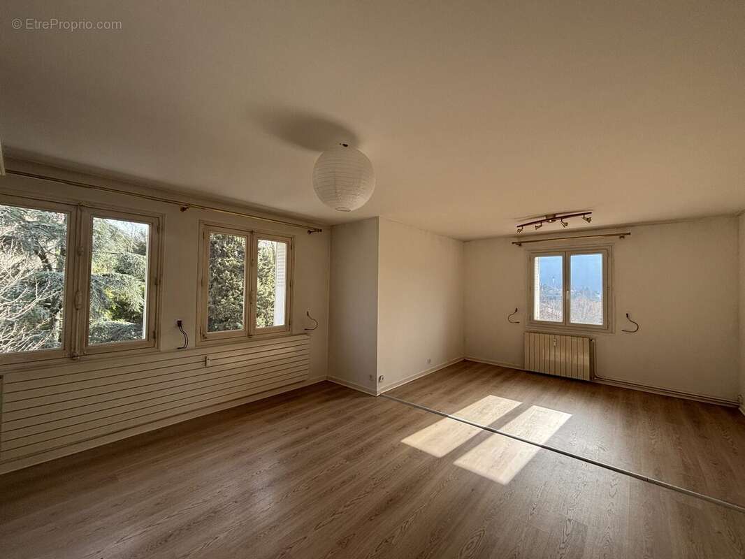 Appartement à PRIVAS