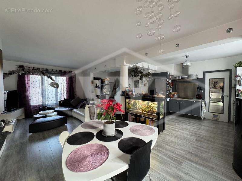 Maison à COMBS-LA-VILLE