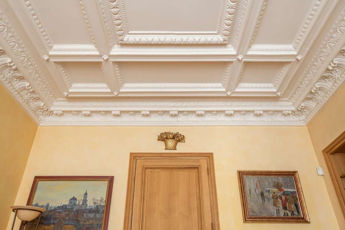 Appartement à PARIS-8E