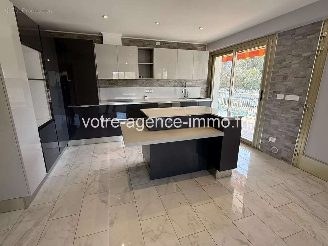 Maison à TOURRETTE-LEVENS