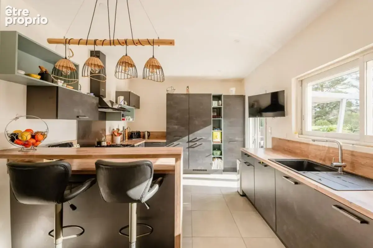 Maison 335 m² à Beziers  - photo 4