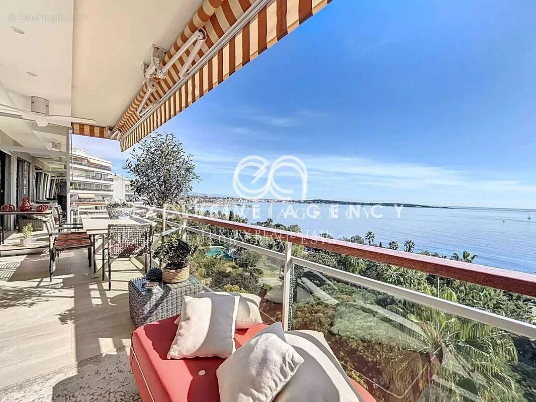 Appartement à VALLAURIS
