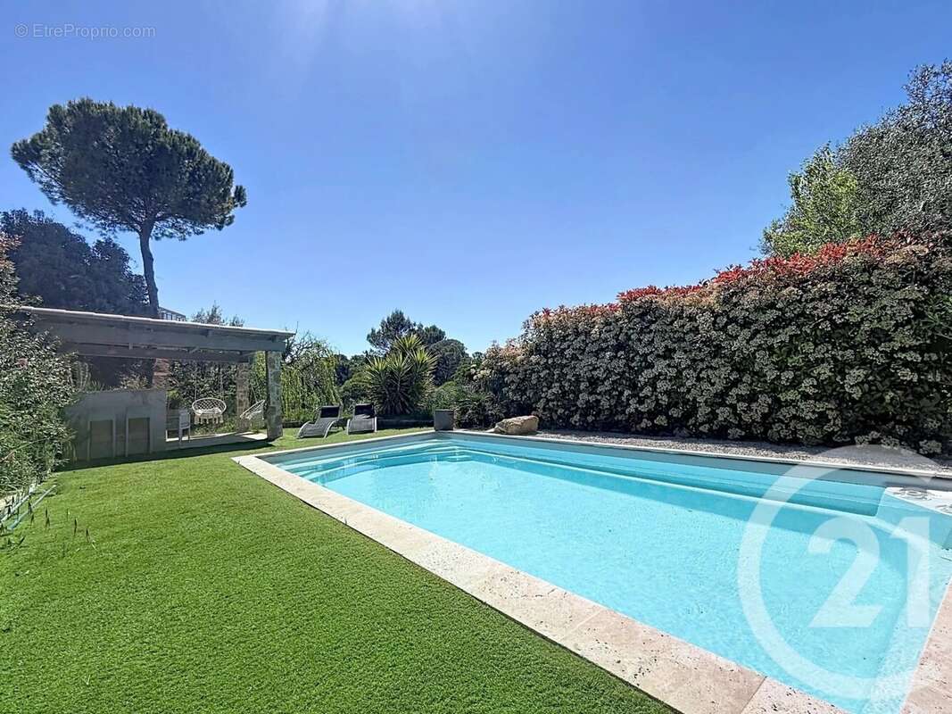 Maison 174 m² à Mougins  - photo 4