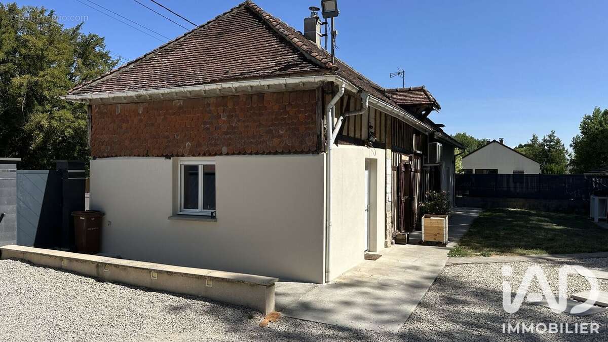 Maison 125 m² à Pougy  - photo 2