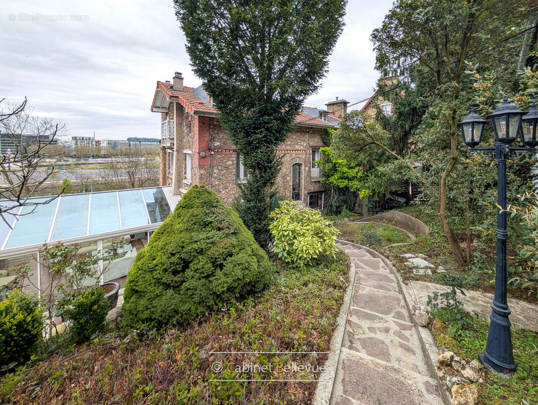 Appartement à SEVRES