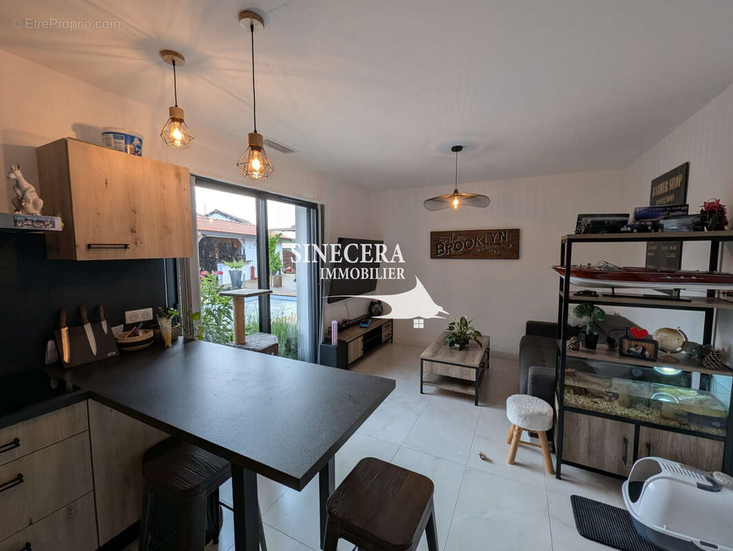 T2 Indépendant - Maison à LUGOS