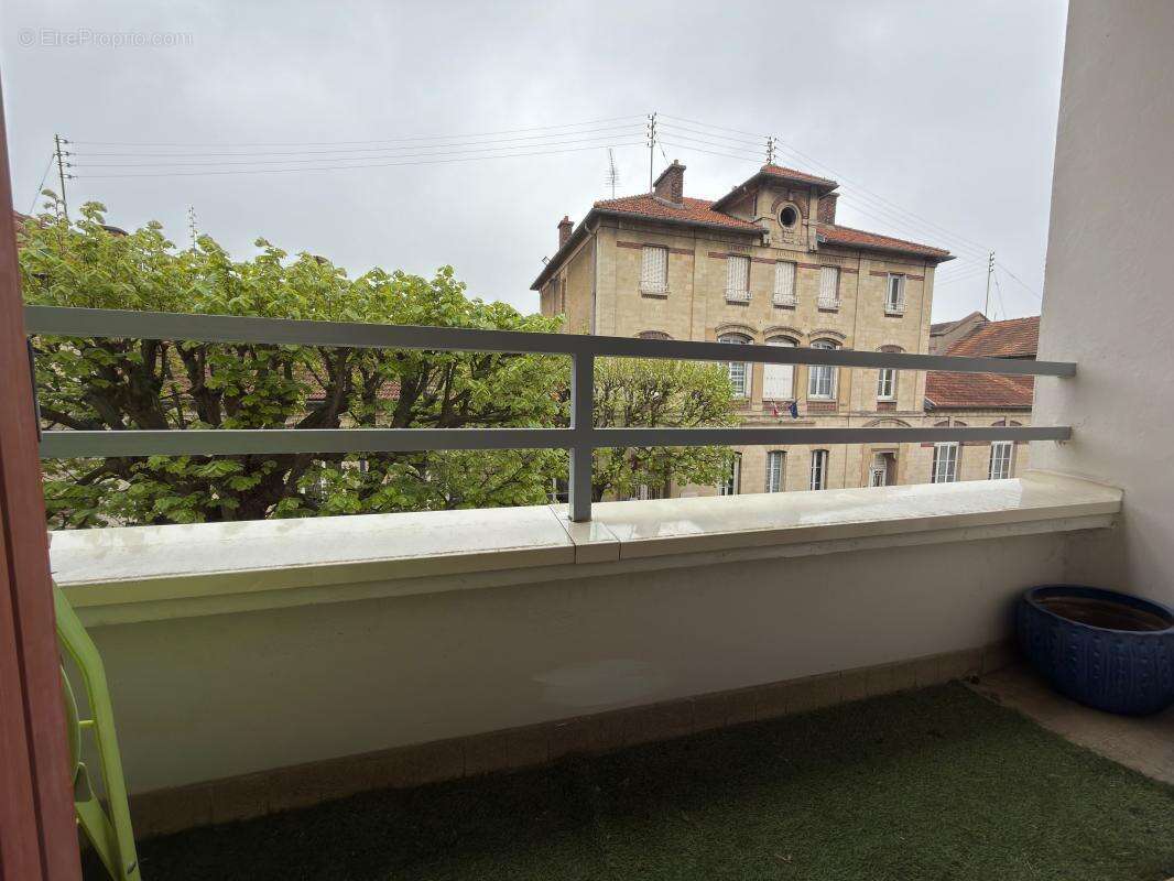 Appartement à SAINT-MAUR-DES-FOSSES