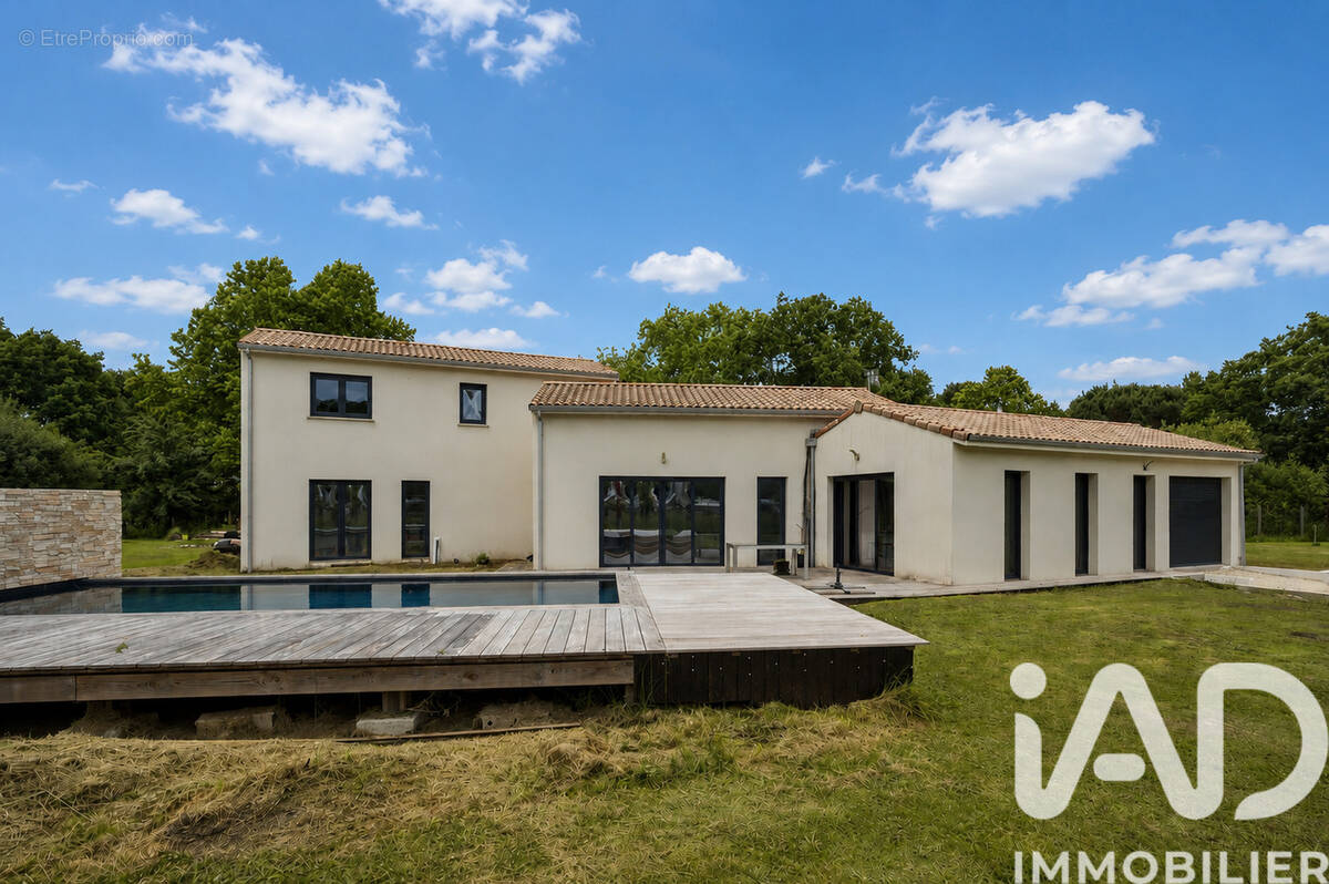 Photo 1 - Maison à MERIGNAC