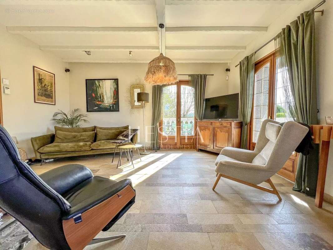 Maison à MARIGNY-SAINT-MARCEL