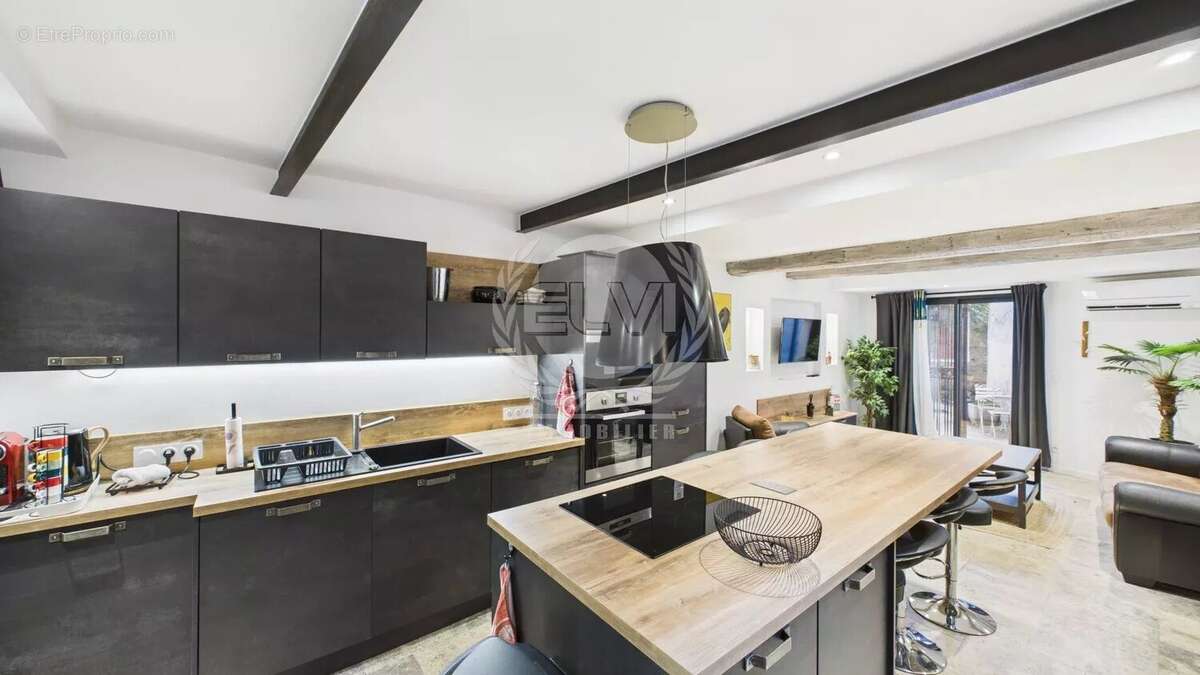 Maison à PLAN-DE-LA-TOUR