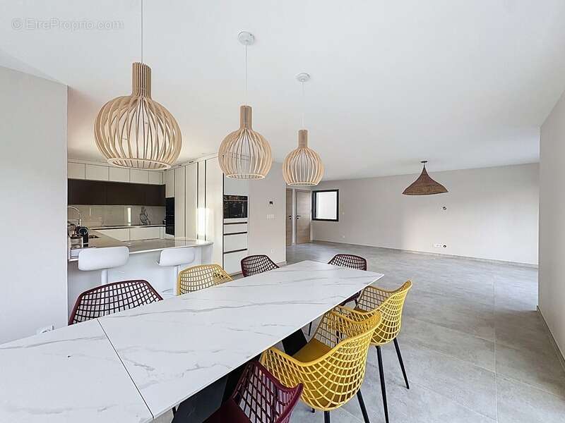 Maison à SAINT-CERGUES