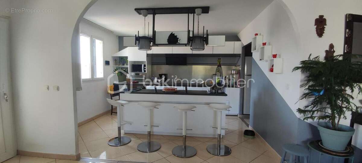 Villa de 132m² avec jardin, garage, piscine et terrasse - photo 5
