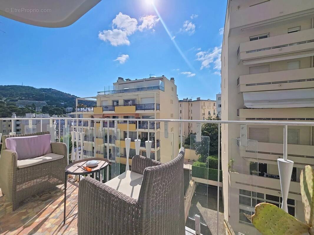 Appartement à LE CANNET