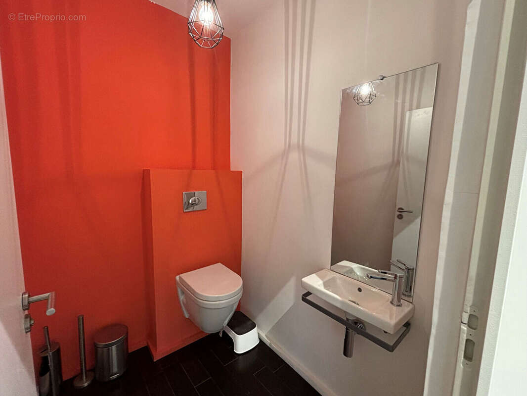 ROGNES - Appartement 65 m² centre village à réaménager - photo 6