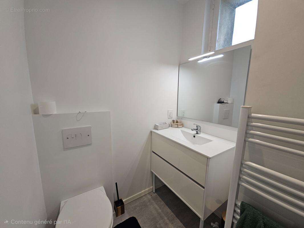 Appartement à DONVILLE-LES-BAINS